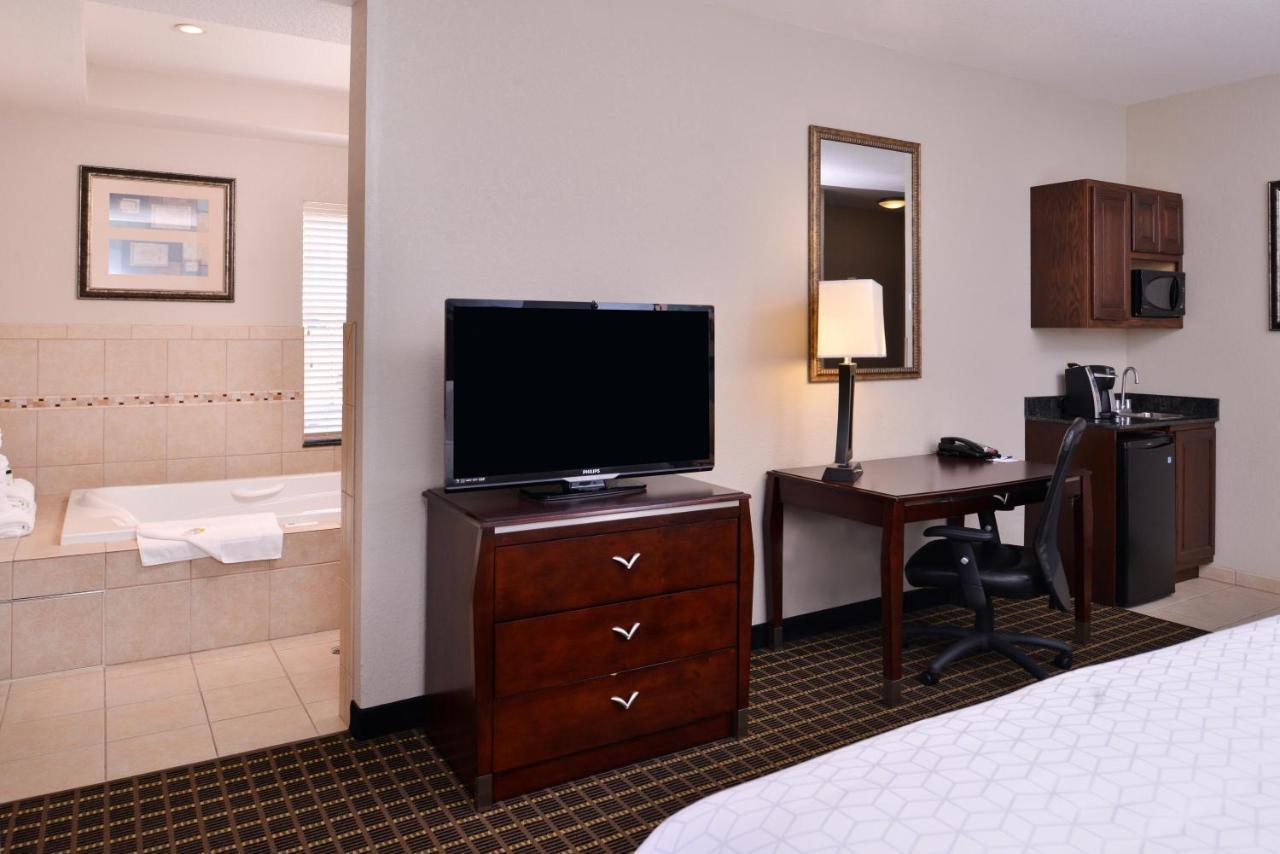 Holiday Inn Express & Suites Pittsburg By Ihg Εξωτερικό φωτογραφία