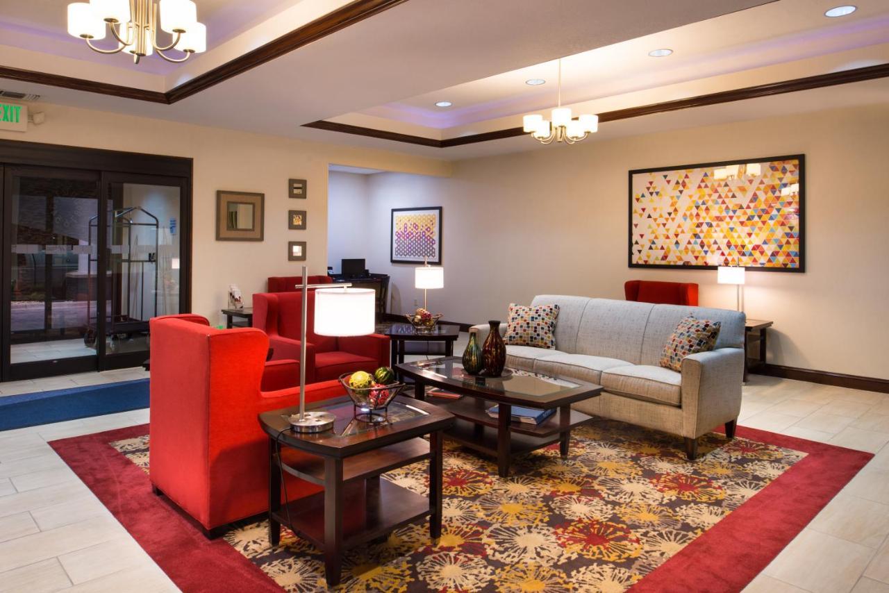 Holiday Inn Express & Suites Pittsburg By Ihg Εξωτερικό φωτογραφία