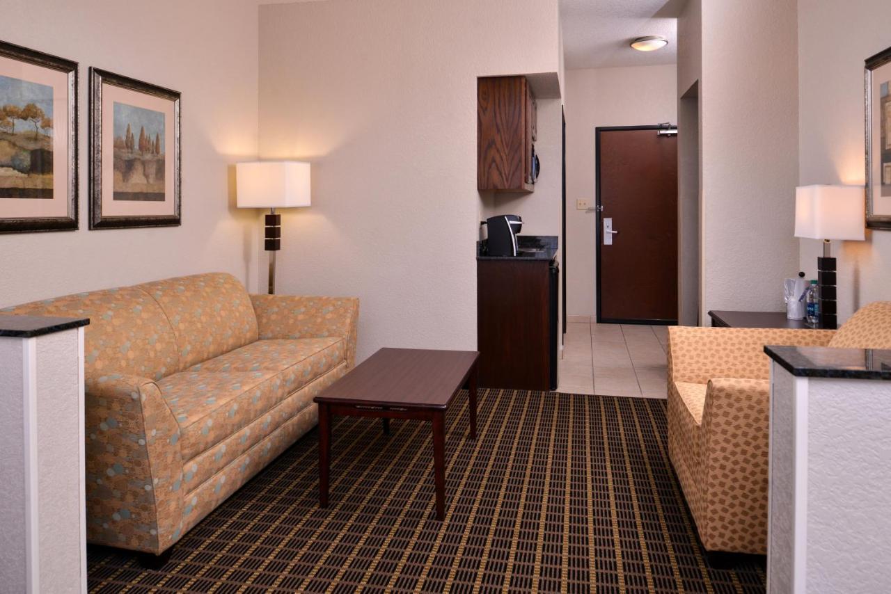 Holiday Inn Express & Suites Pittsburg By Ihg Εξωτερικό φωτογραφία