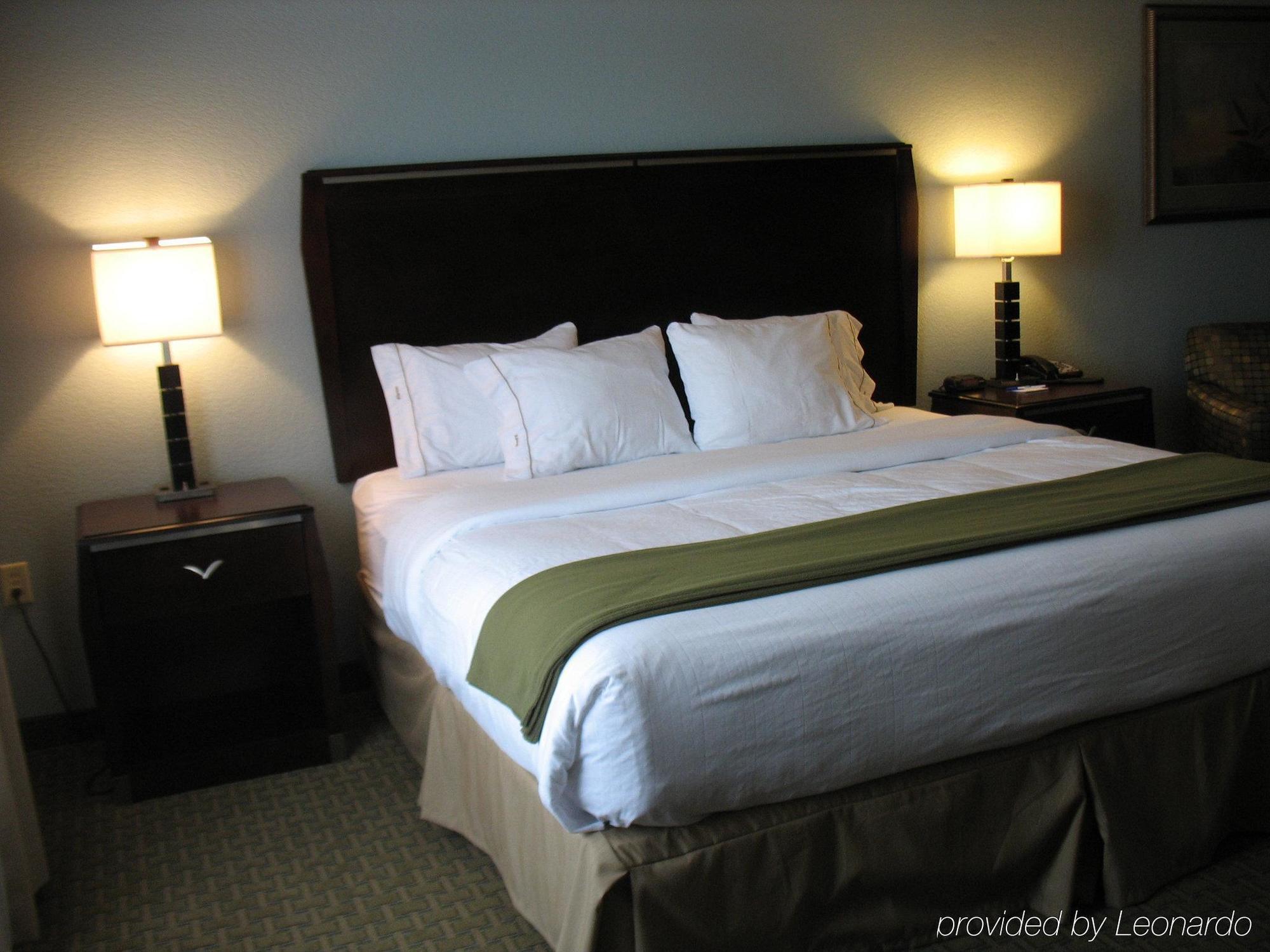 Holiday Inn Express & Suites Pittsburg By Ihg Δωμάτιο φωτογραφία
